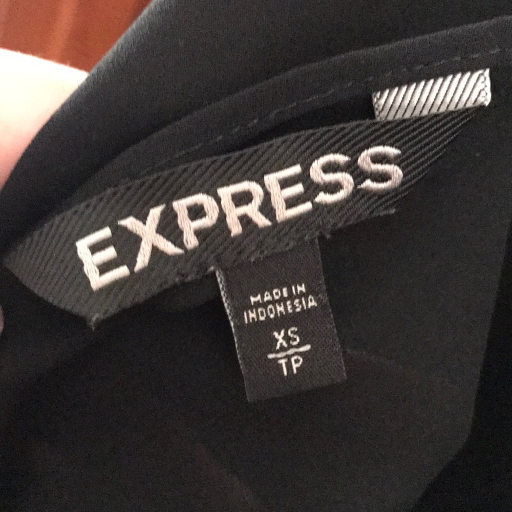Express Open-Back Top - Picture 3 of 3